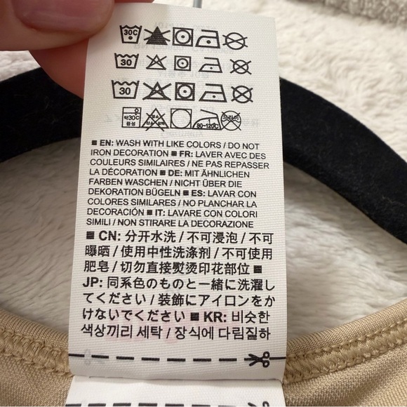 Wilson Everyday Brami | Cream Longline Sports Bra | Size XL - Picture 6 of 8